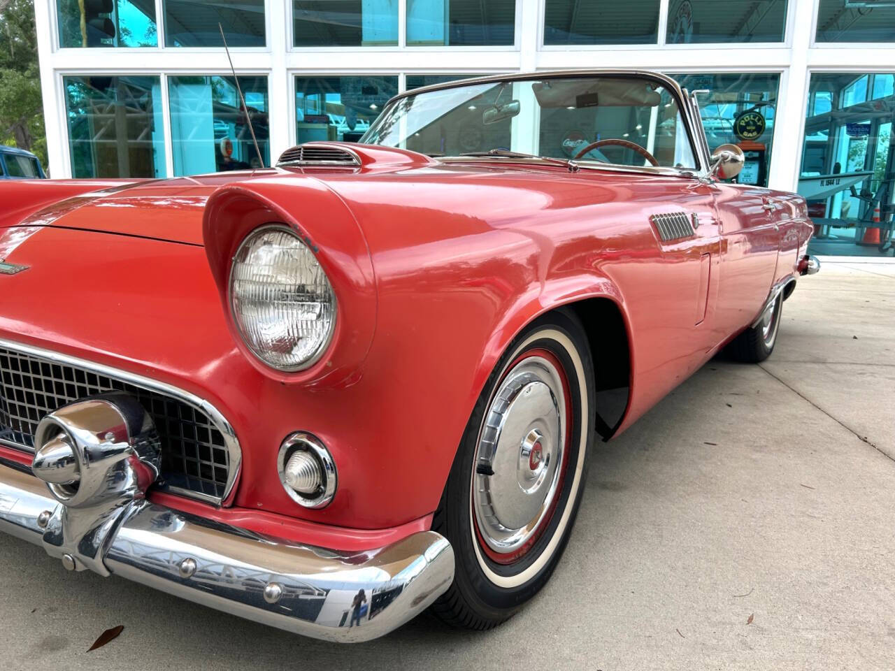 Ford-Thunderbird-1956-Sedan-9
