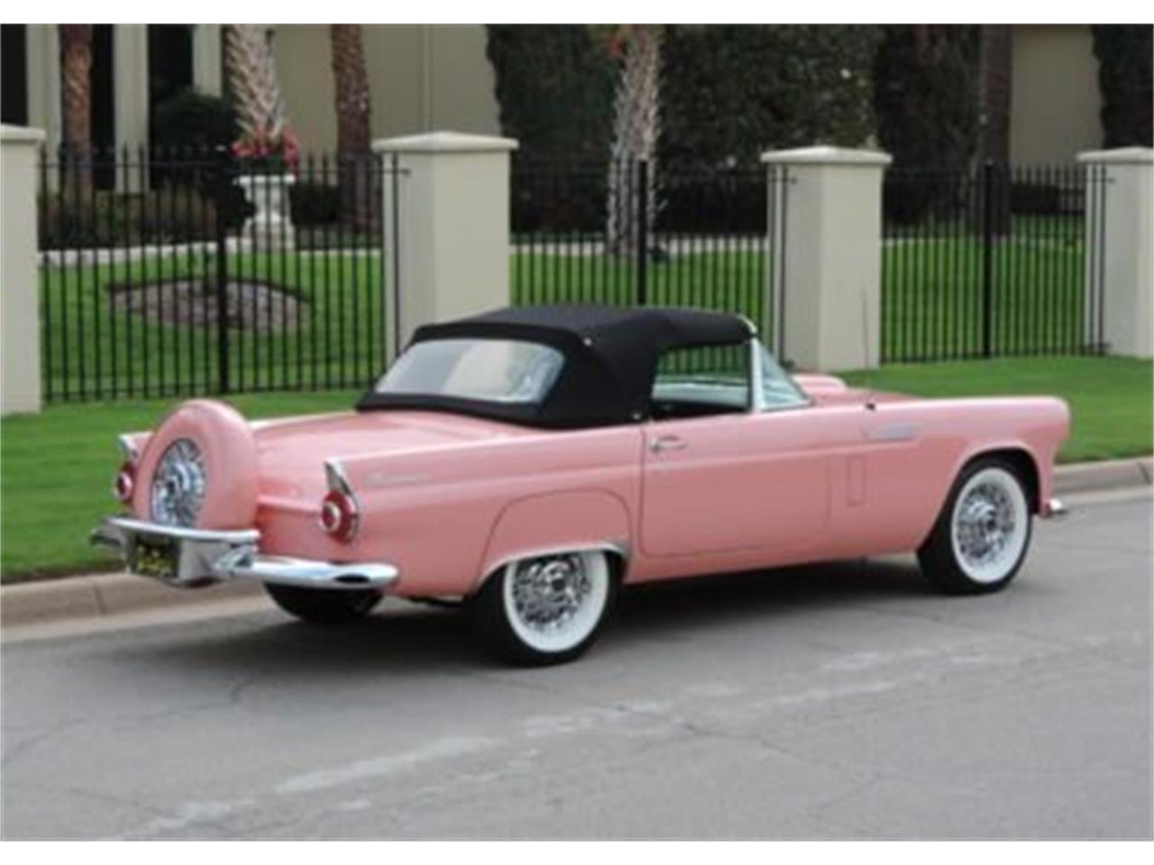 Ford-Thunderbird-1956-Sunset-Coral-BlackWhite-1