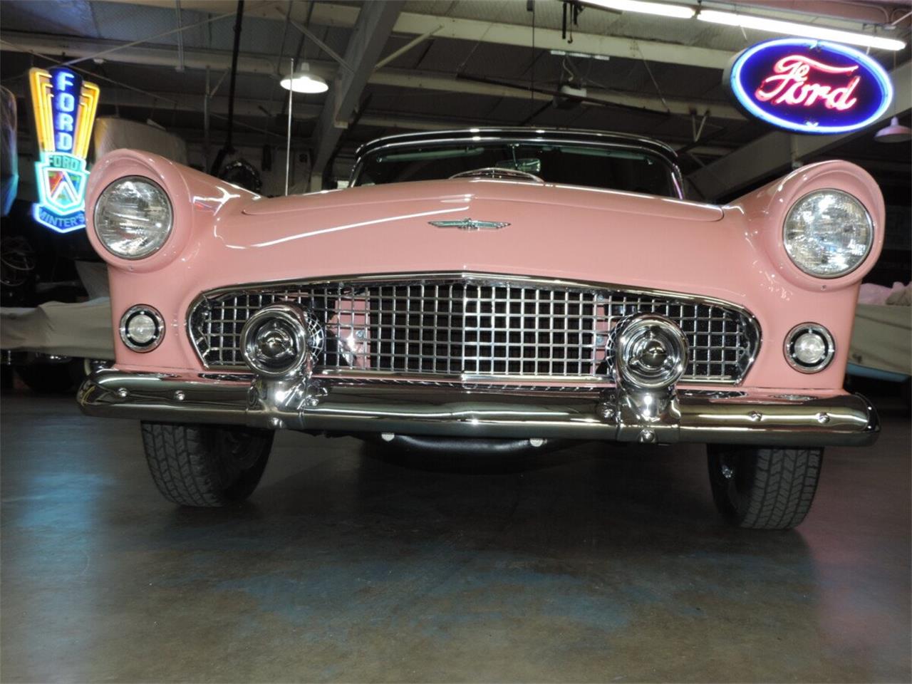 Ford-Thunderbird-1956-Sunset-Coral-BlackWhite-10