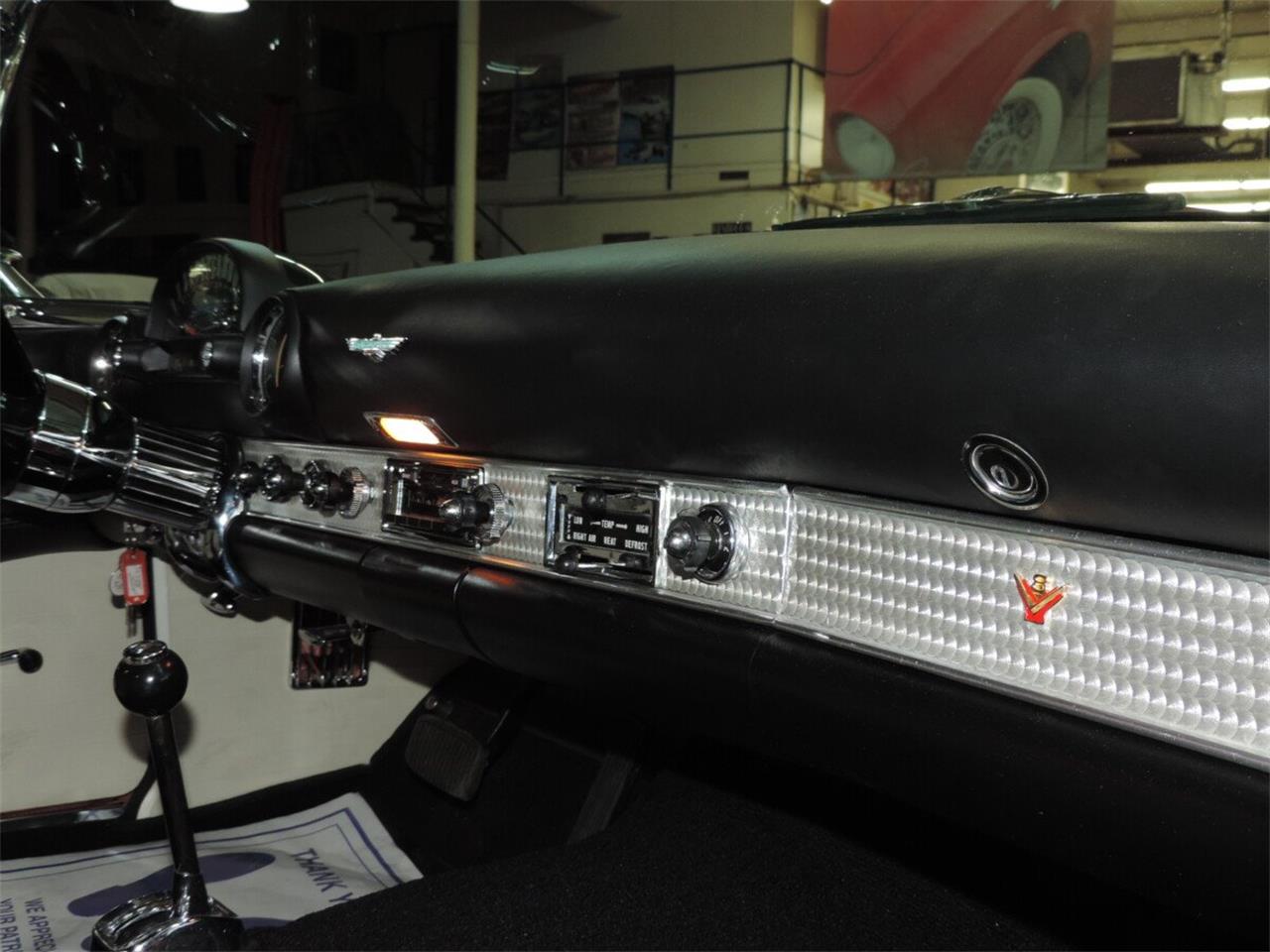 Ford-Thunderbird-1956-Sunset-Coral-BlackWhite-12