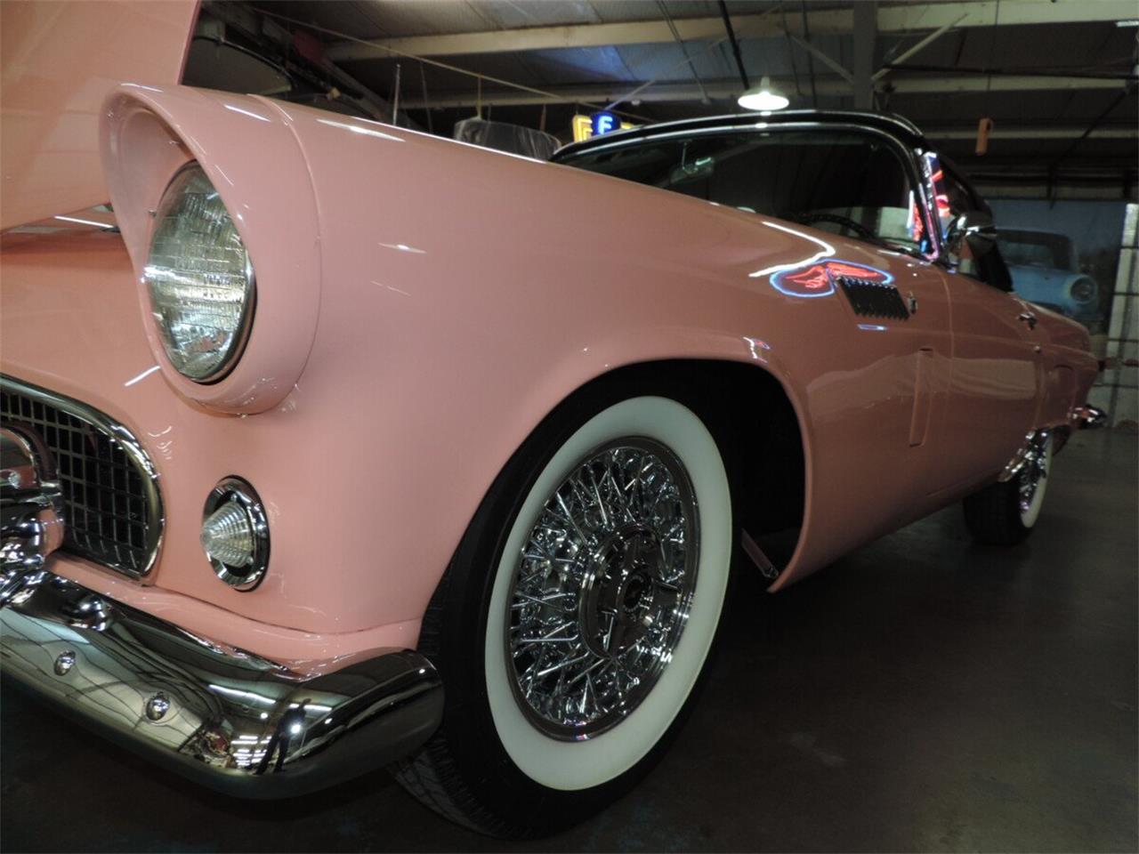 Ford-Thunderbird-1956-Sunset-Coral-BlackWhite-9