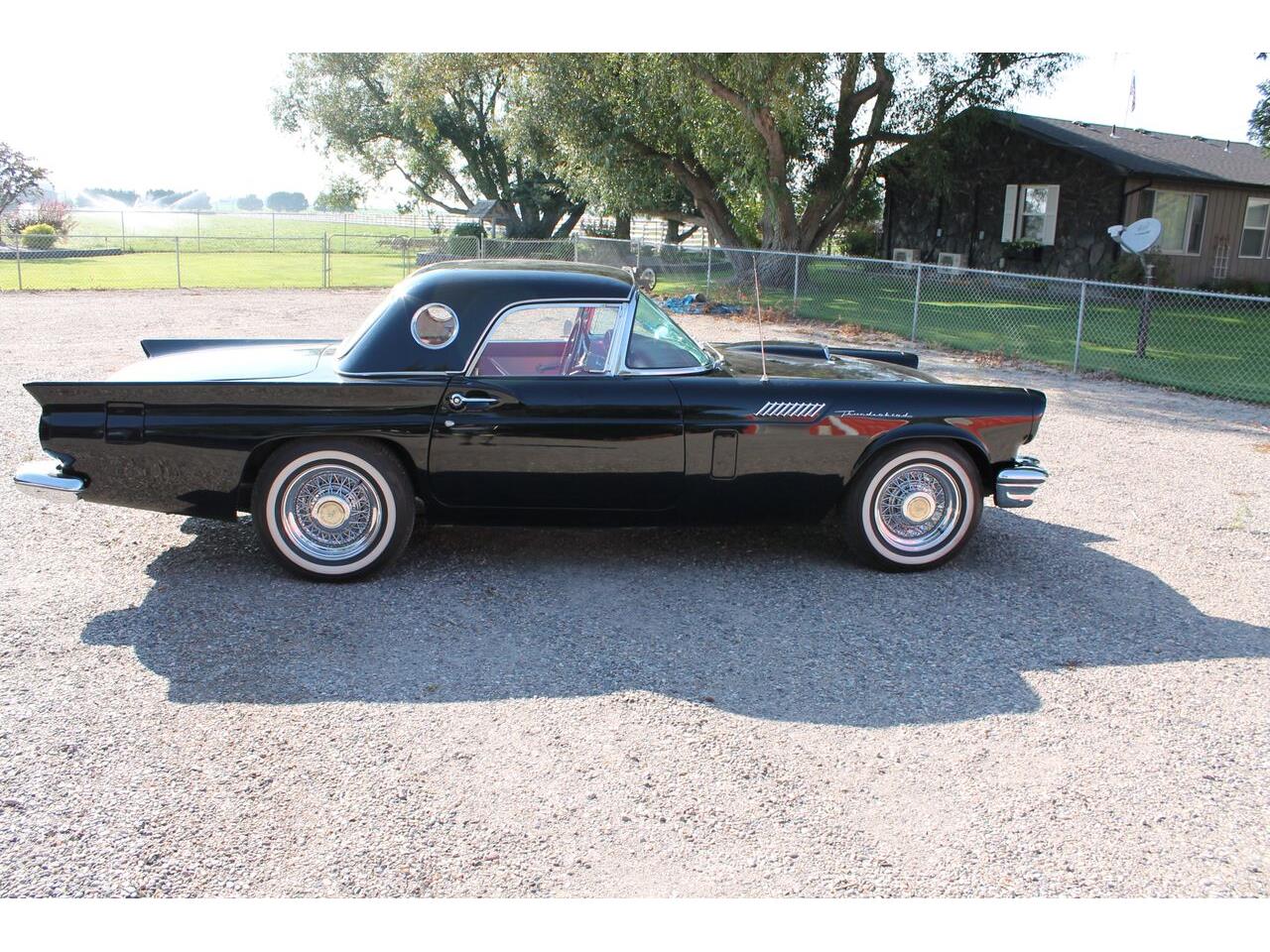 Ford-Thunderbird-1957-Black-Red-1