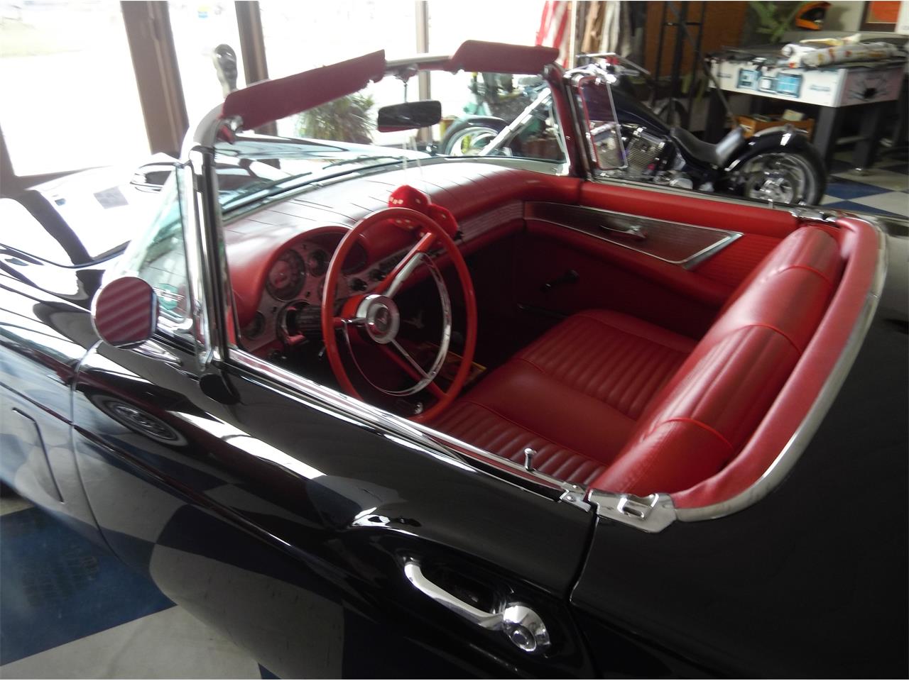 Ford-Thunderbird-1957-Black-Red-10