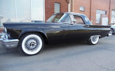 Ford-Thunderbird-1957-Black-Red