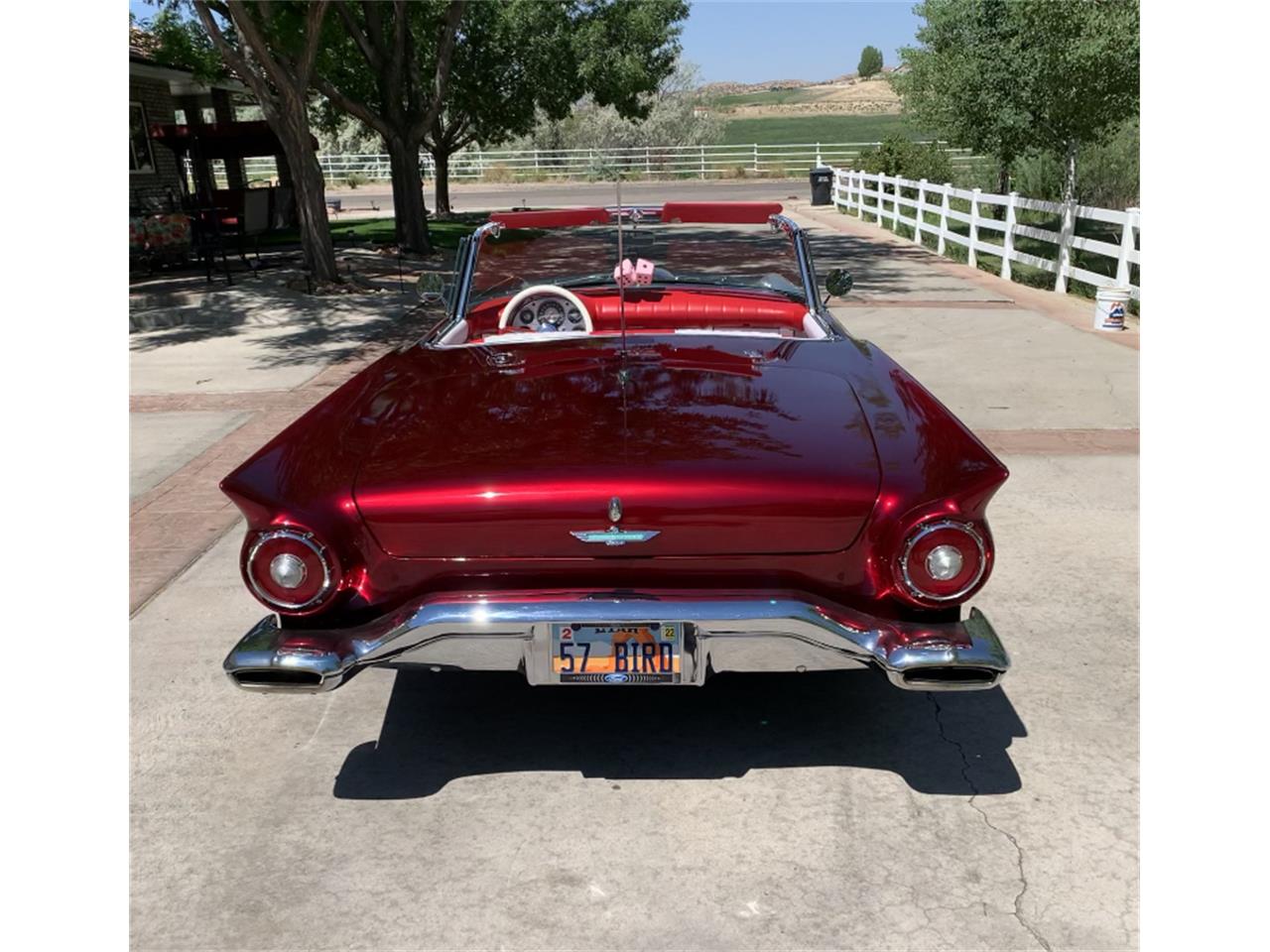 Ford-Thunderbird-1957-Candy-apple-red-White-and-red-18