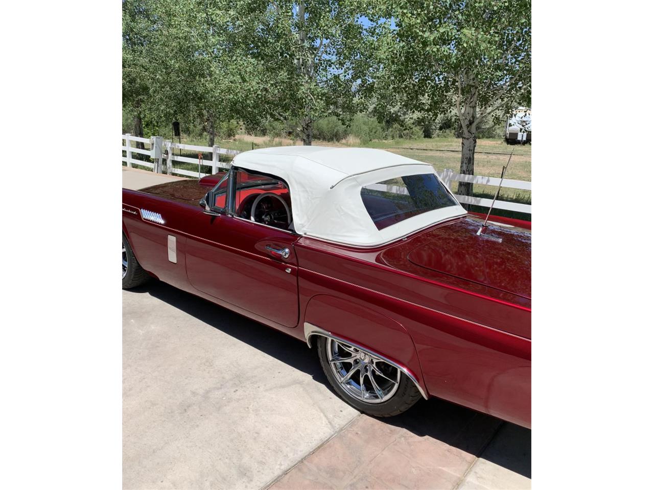 Ford-Thunderbird-1957-Candy-apple-red-White-and-red-20