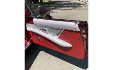Ford-Thunderbird-1957-Candy-apple-red-White-and-red-3