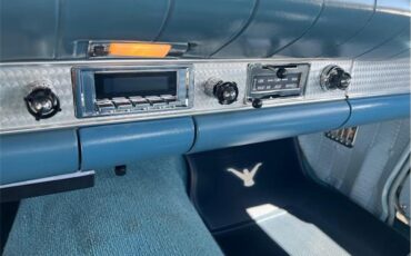 Ford-Thunderbird-1957-Colonial-White-Navy-Blue-14