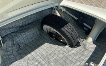 Ford-Thunderbird-1957-Colonial-White-Navy-Blue-2
