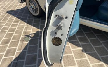 Ford-Thunderbird-1957-Colonial-White-Navy-Blue-21