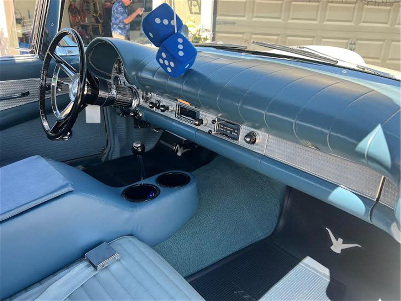 Ford-Thunderbird-1957-Colonial-White-Navy-Blue-24