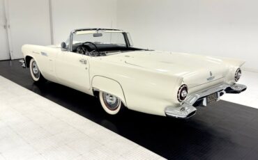Ford-Thunderbird-1957-Colonial-White-Raven-Black-14