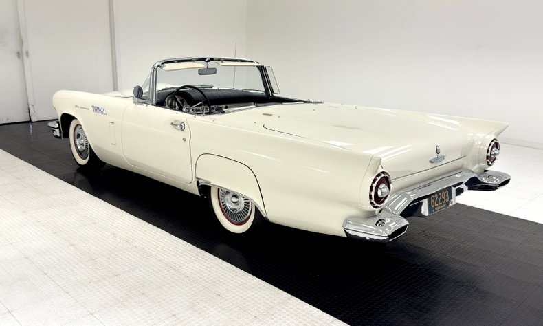Ford-Thunderbird-1957-Colonial-White-Raven-Black-14