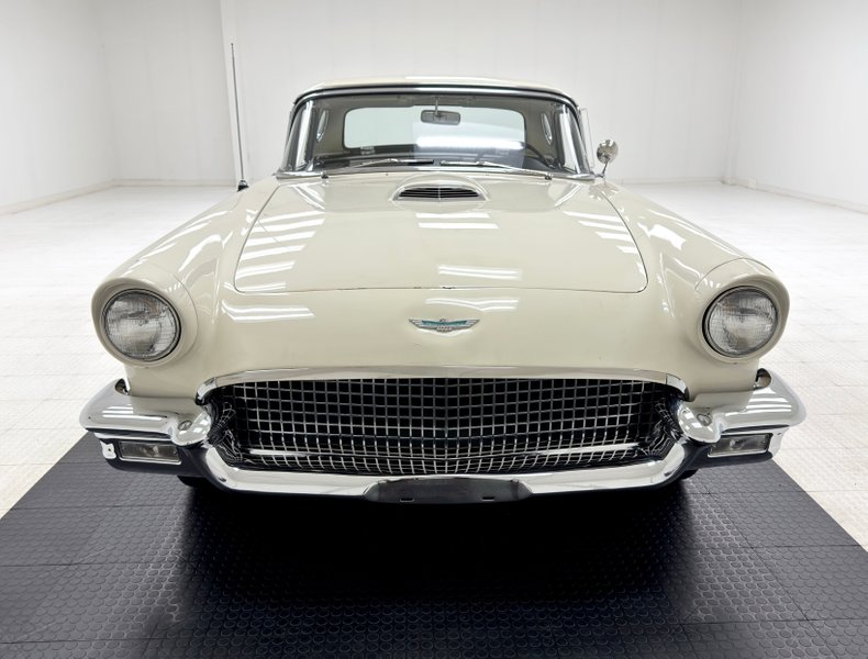 Ford-Thunderbird-1957-Colonial-White-Raven-Black-19