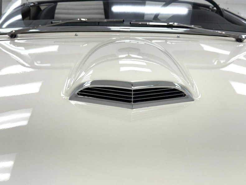 Ford-Thunderbird-1957-Colonial-White-Raven-Black-22