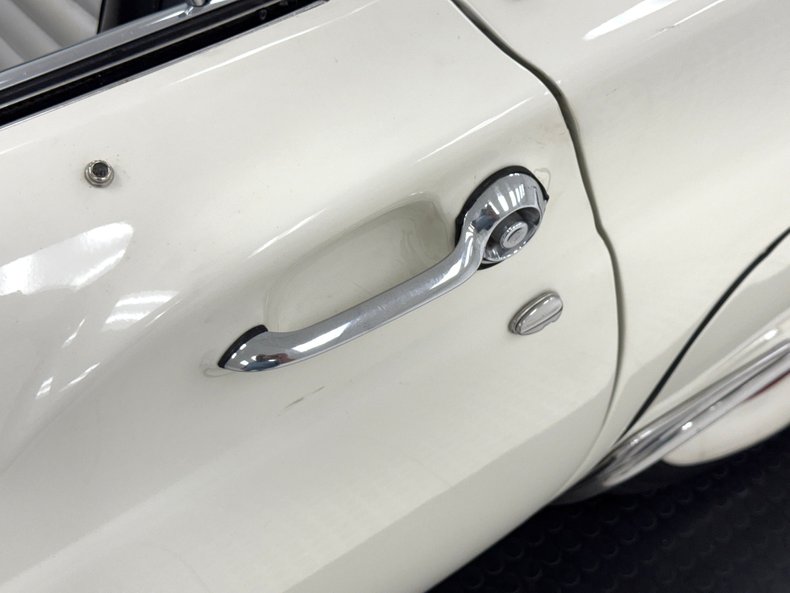 Ford-Thunderbird-1957-Colonial-White-Raven-Black-29