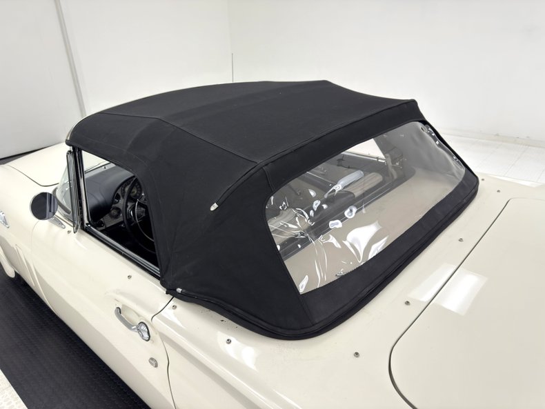 Ford-Thunderbird-1957-Colonial-White-Raven-Black-30