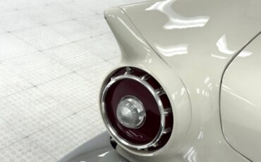Ford-Thunderbird-1957-Colonial-White-Raven-Black-32