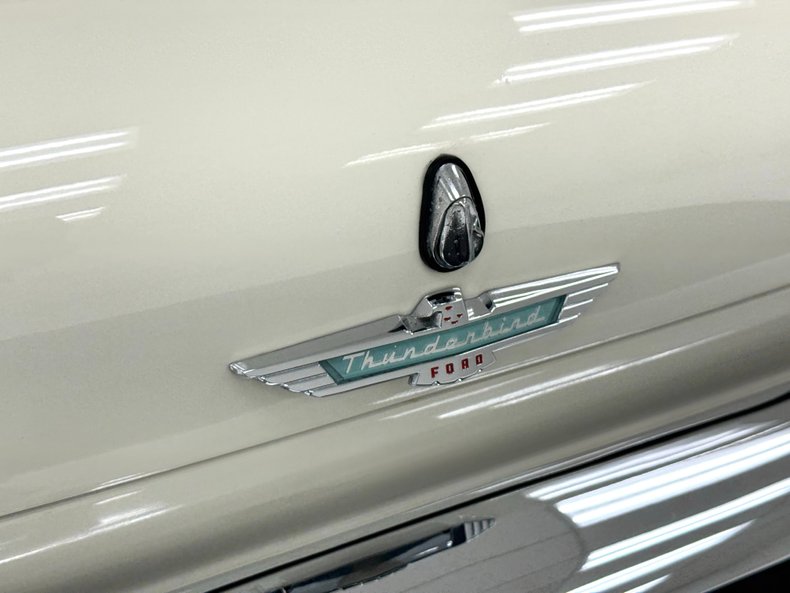 Ford-Thunderbird-1957-Colonial-White-Raven-Black-33