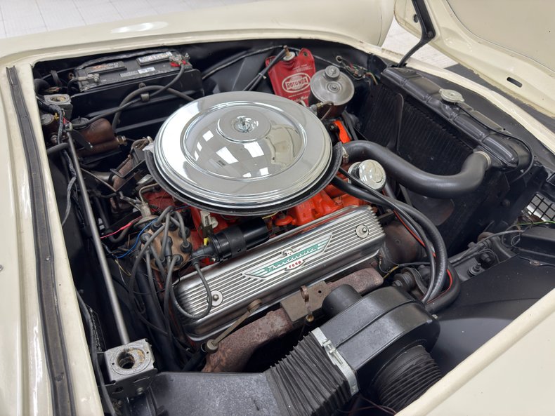 Ford-Thunderbird-1957-Colonial-White-Raven-Black-38
