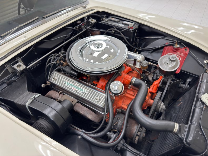 Ford-Thunderbird-1957-Colonial-White-Raven-Black-39