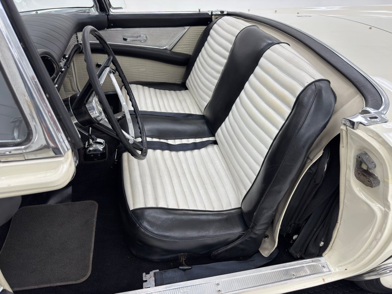 Ford-Thunderbird-1957-Colonial-White-Raven-Black-49