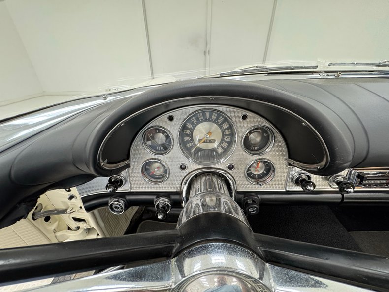 Ford-Thunderbird-1957-Colonial-White-Raven-Black-5