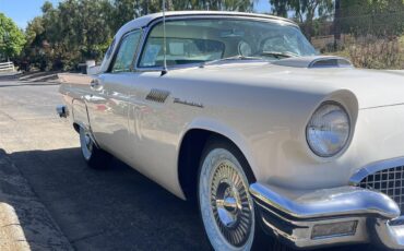 Ford-Thunderbird-1957-Colonial-White-White-amp-Black-1