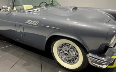 Ford-Thunderbird-1957-Convertible-22