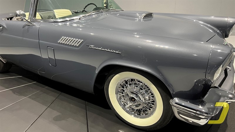 Ford-Thunderbird-1957-Convertible-22