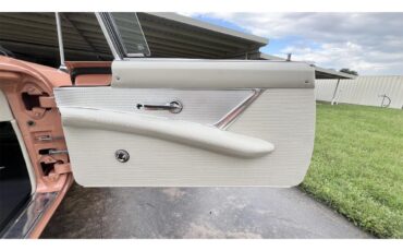 Ford-Thunderbird-1957-Coral-Sand-White-13