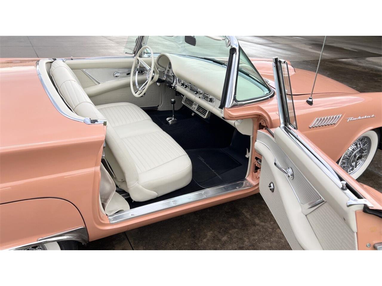 Ford-Thunderbird-1957-Coral-Sand-White-2