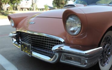 Ford-Thunderbird-1957-Coral-Sand-White-22
