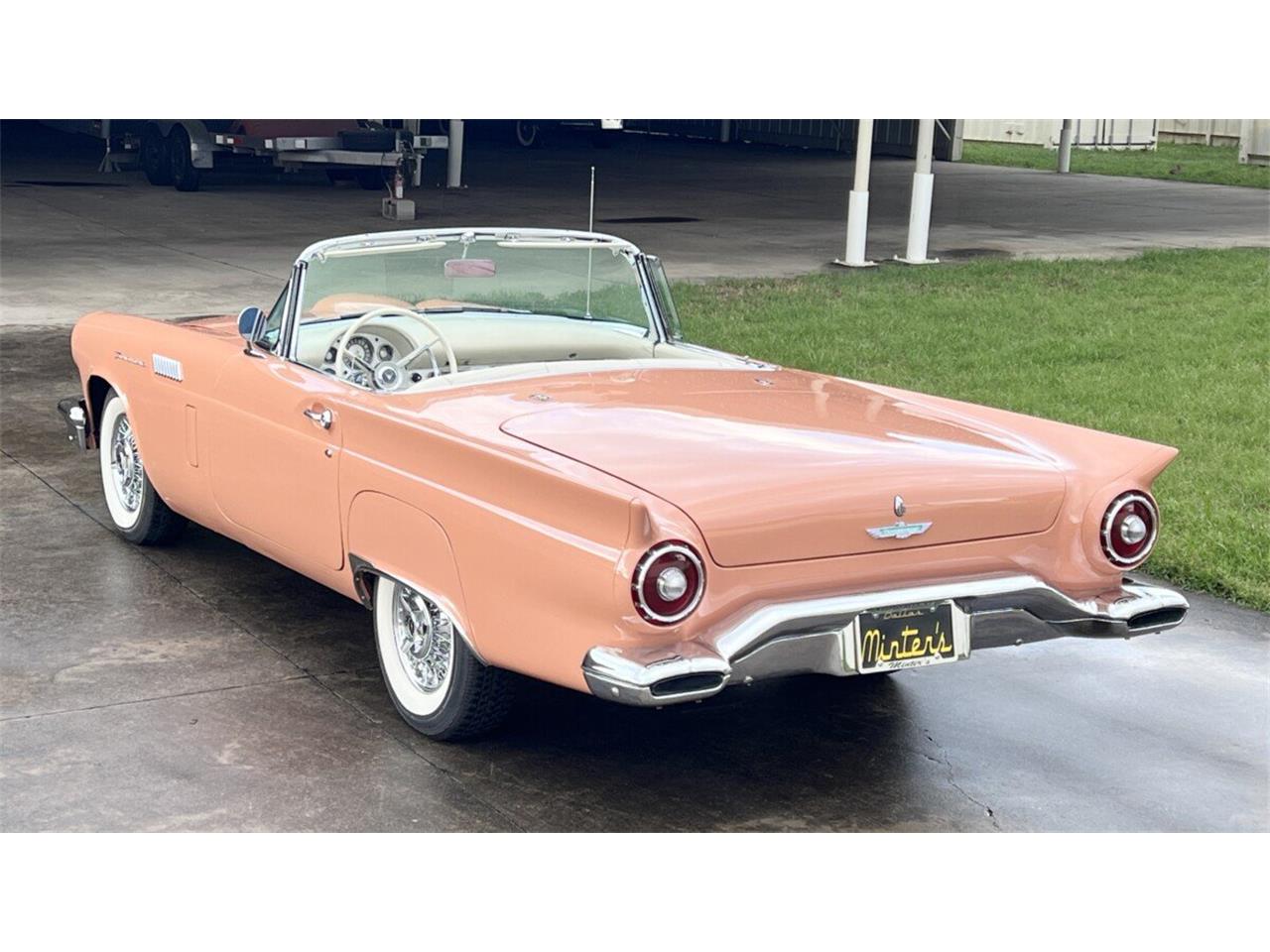 Ford-Thunderbird-1957-Coral-Sand-White-6