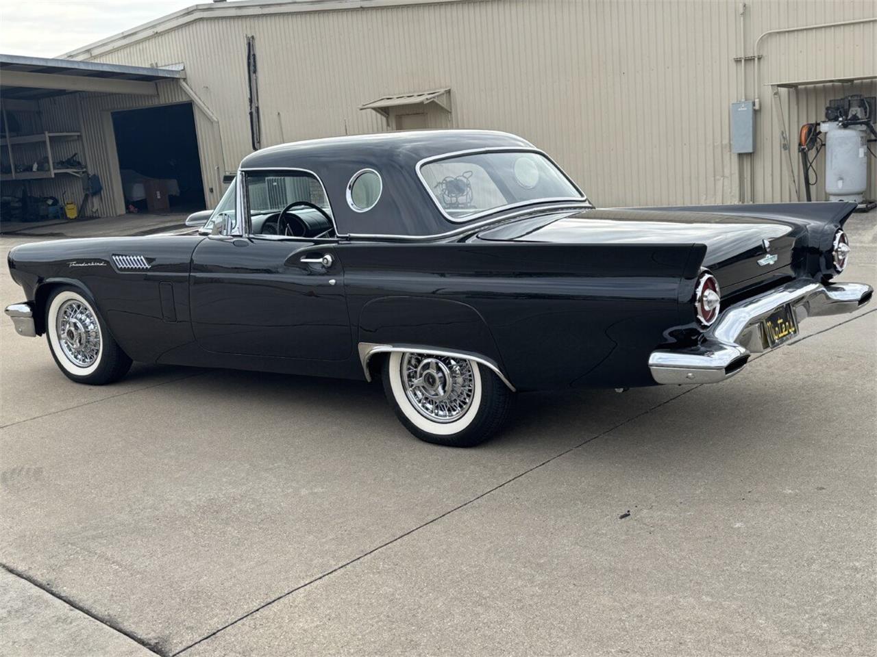 Ford-Thunderbird-1957-Raven-Black-BlackWhite-11