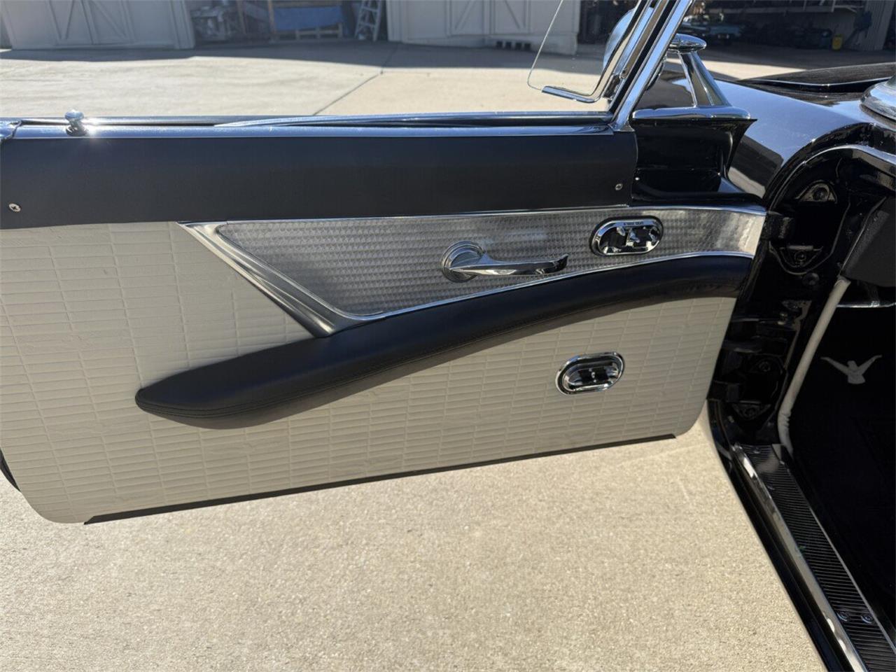 Ford-Thunderbird-1957-Raven-Black-BlackWhite-17
