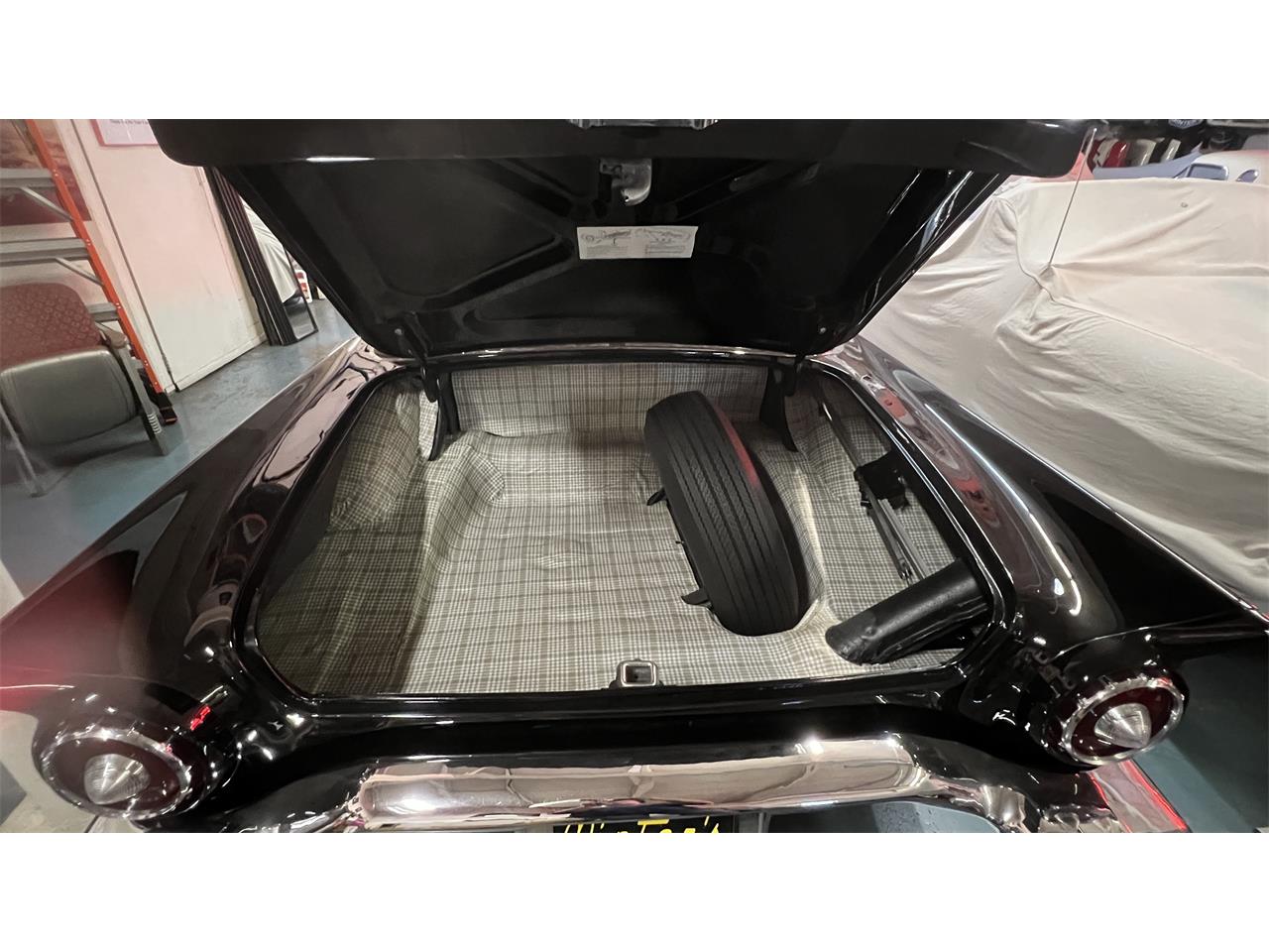 Ford-Thunderbird-1957-Raven-Black-BlackWhite-29