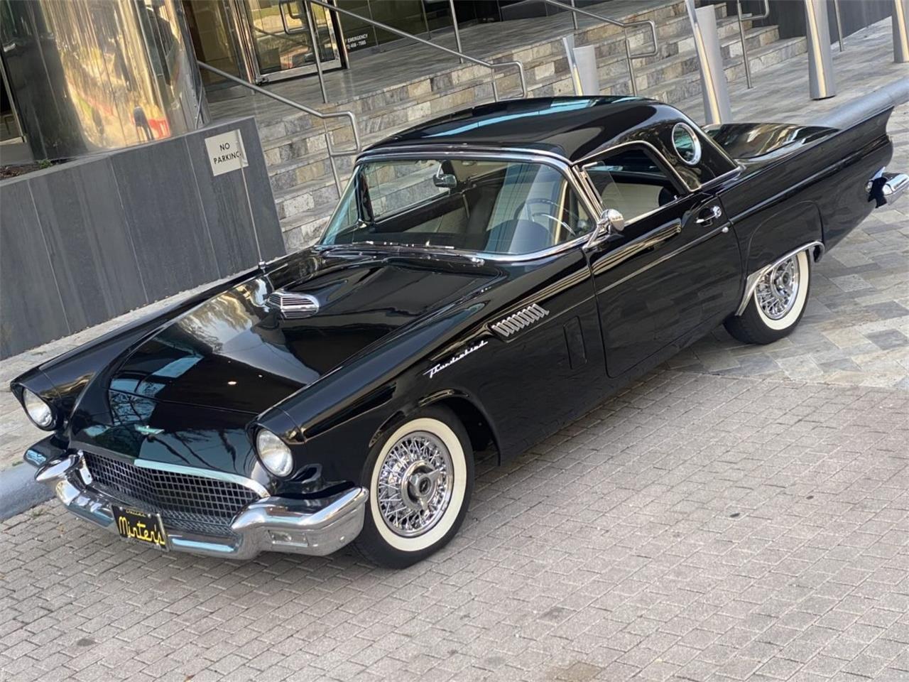 Ford-Thunderbird-1957-Raven-Black-BlackWhite-3