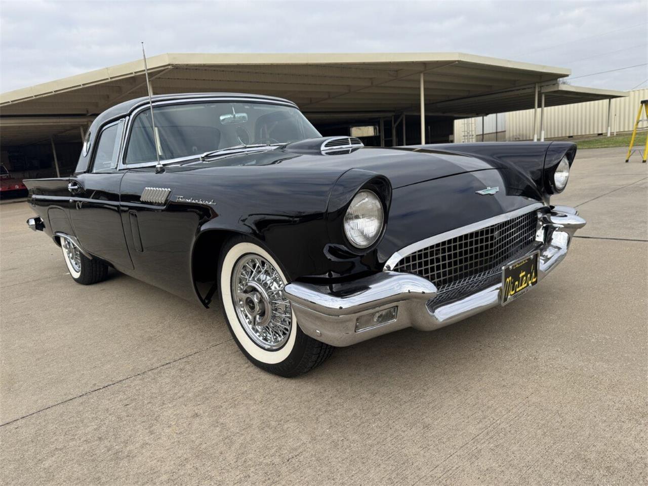Ford-Thunderbird-1957-Raven-Black-BlackWhite-6