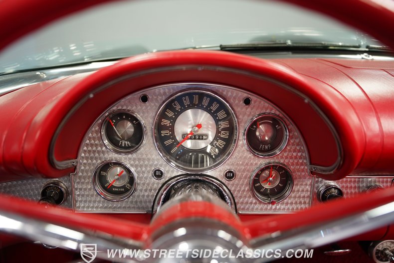 Ford-Thunderbird-1957-Raven-Black-Flame-Red-41