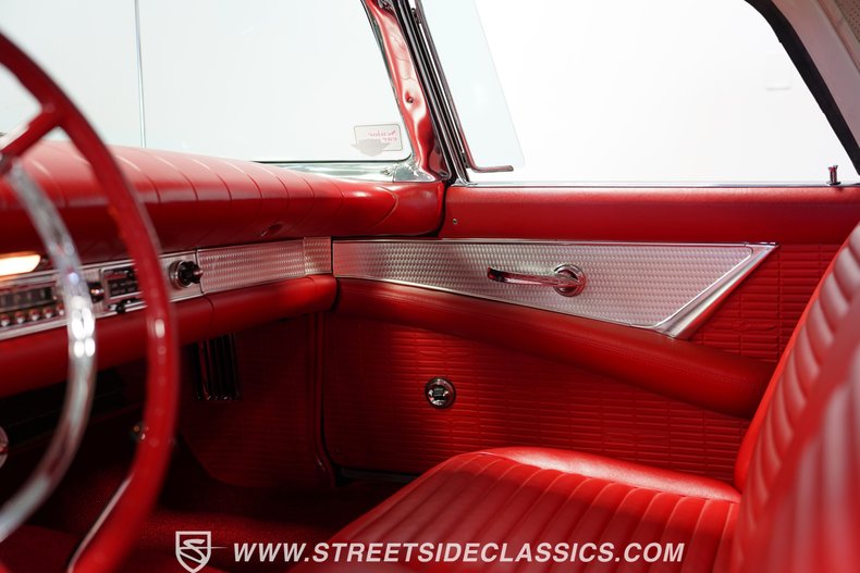 Ford-Thunderbird-1957-Raven-Black-Flame-Red-42
