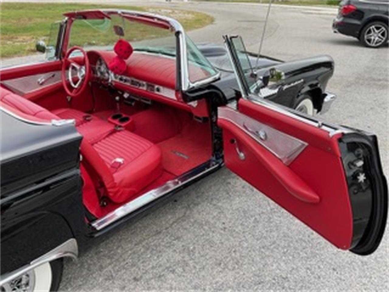 Ford-Thunderbird-1957-Raven-Black-Red-12