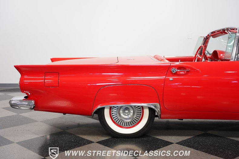 Ford-Thunderbird-1957-Red-Red-32