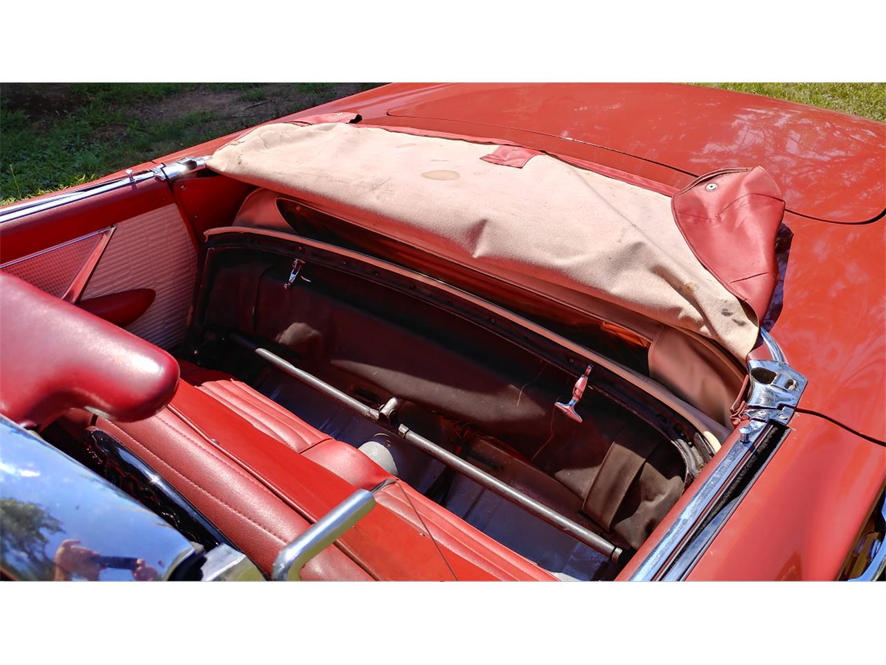 Ford-Thunderbird-1957-Red-Red-amp-White-16