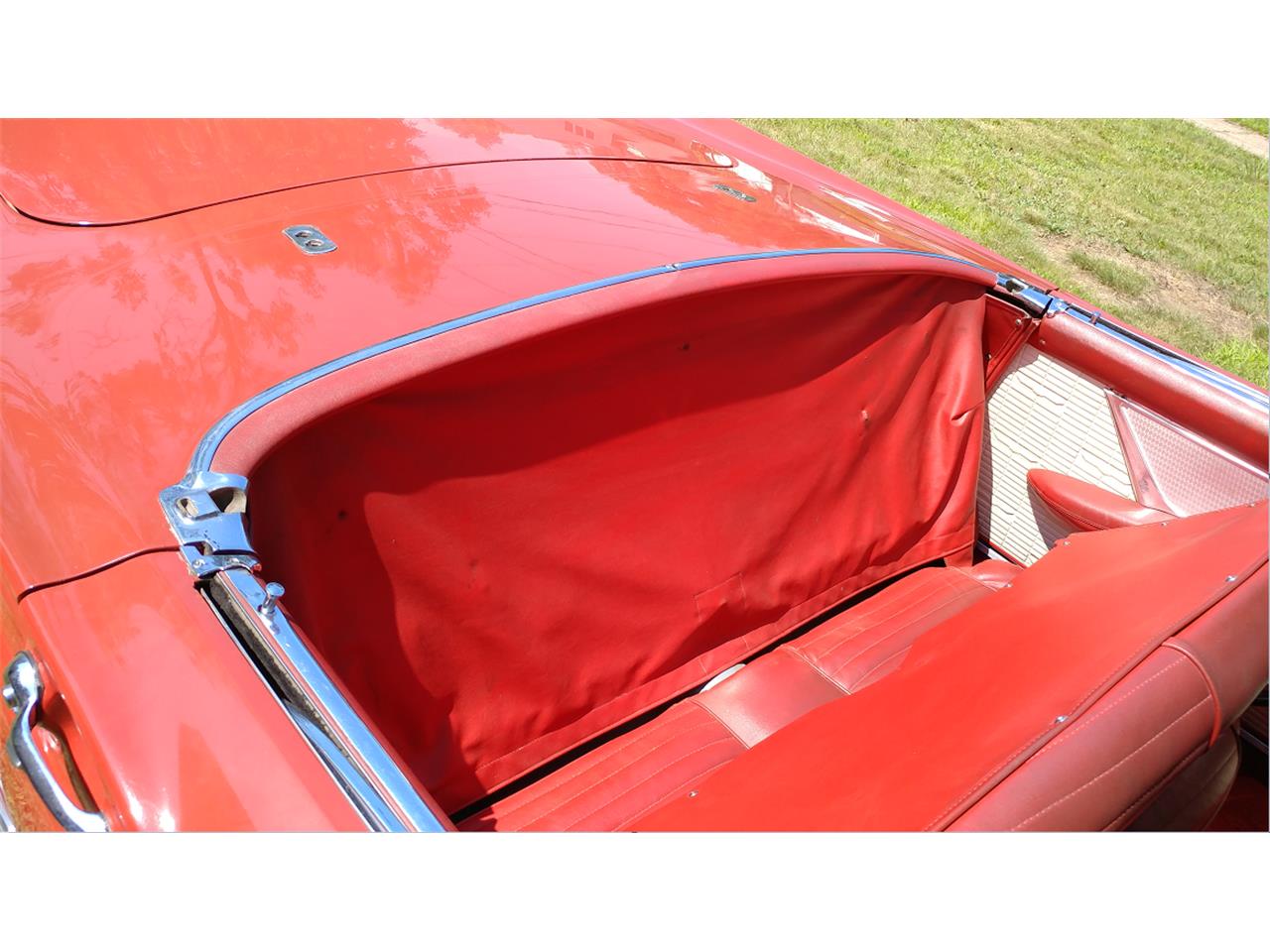 Ford-Thunderbird-1957-Red-Red-amp-White-4