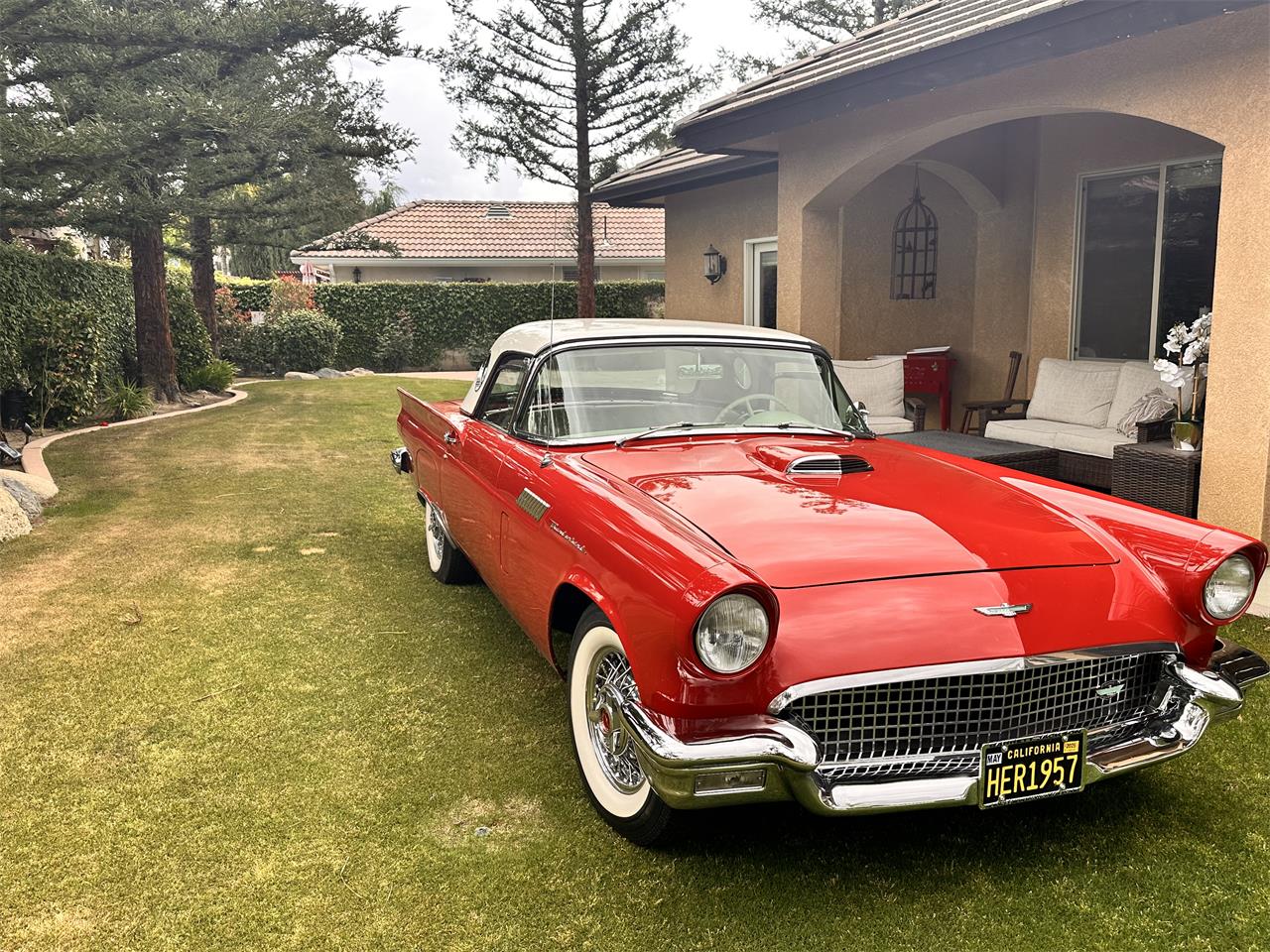 Ford-Thunderbird-1957-Red-White-10