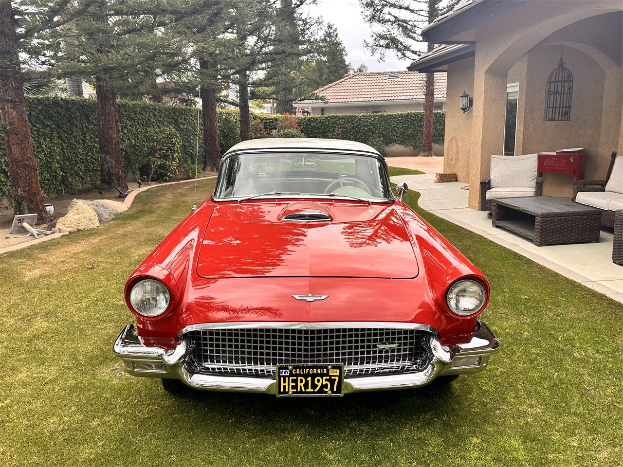 Ford-Thunderbird-1957-Red-White-12