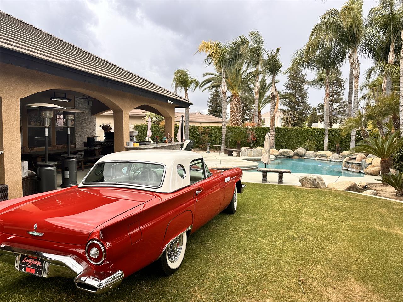 Ford-Thunderbird-1957-Red-White-15