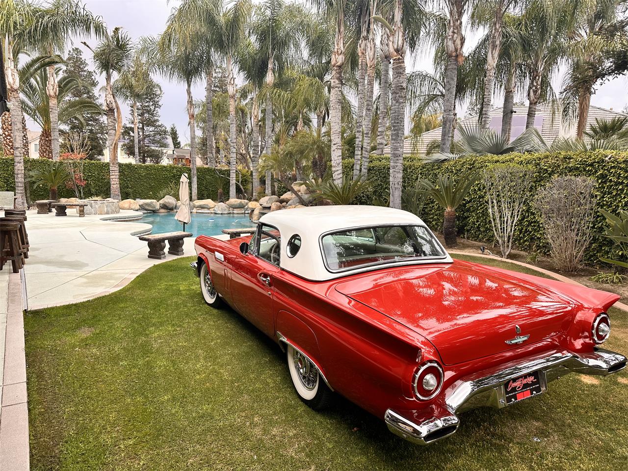 Ford-Thunderbird-1957-Red-White-3
