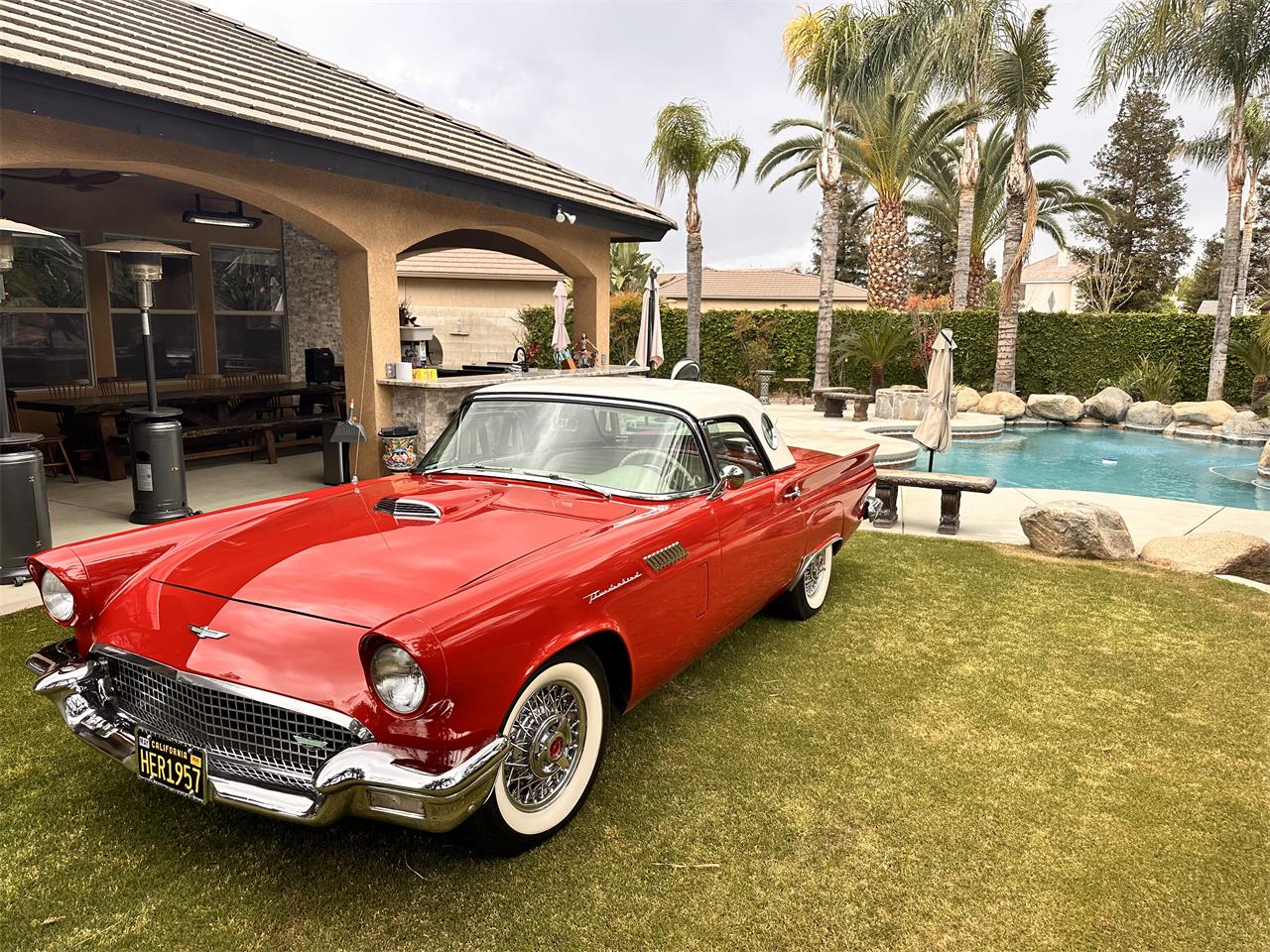 Ford-Thunderbird-1957-Red-White-4